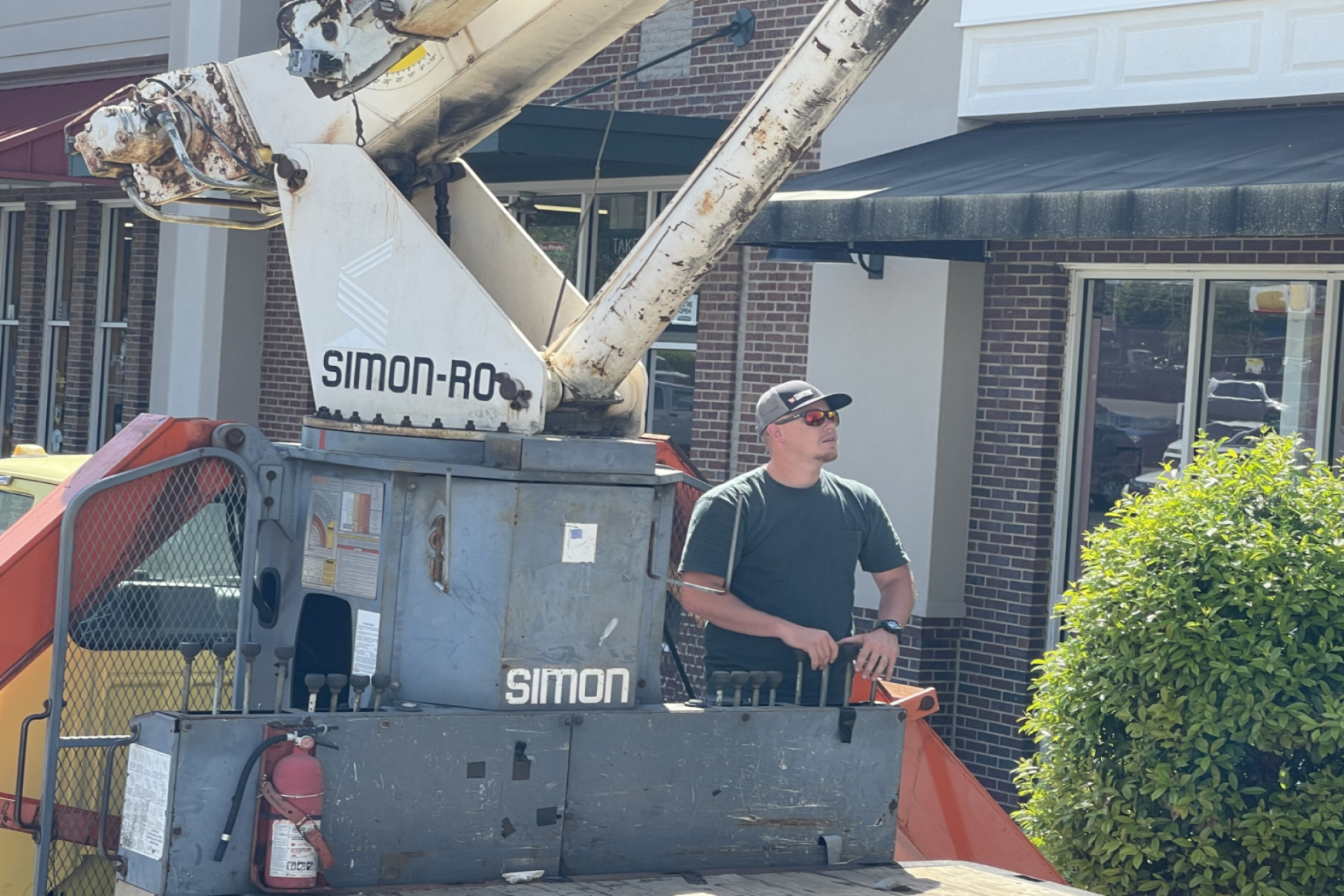 Lifting and Digging Services